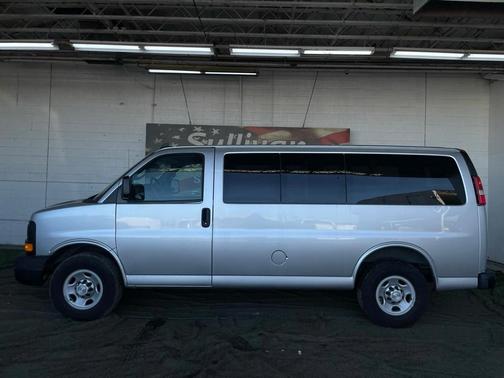 2016 Chevrolet Express 2500 LS