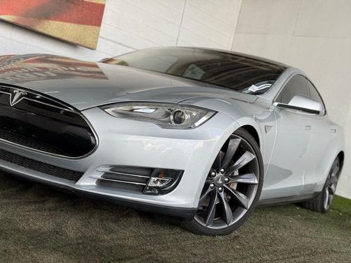 2012 Tesla Model S Performance