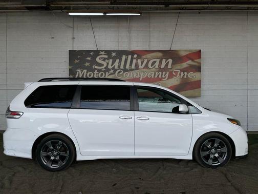 2017 Toyota Sienna SE