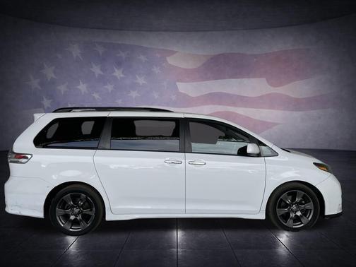 2017 Toyota Sienna SE