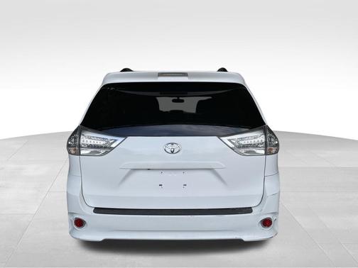 2017 Toyota Sienna SE