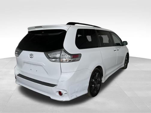 2017 Toyota Sienna SE