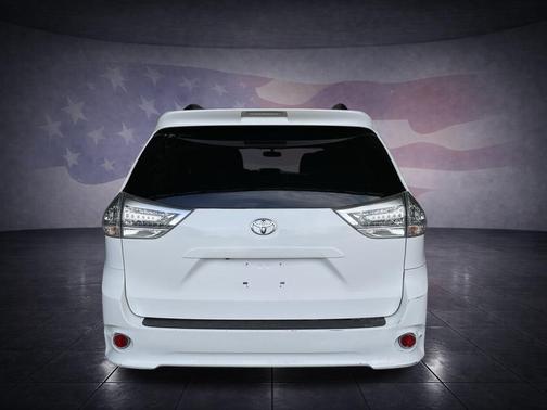 2017 Toyota Sienna SE