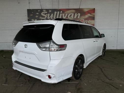 2017 Toyota Sienna SE