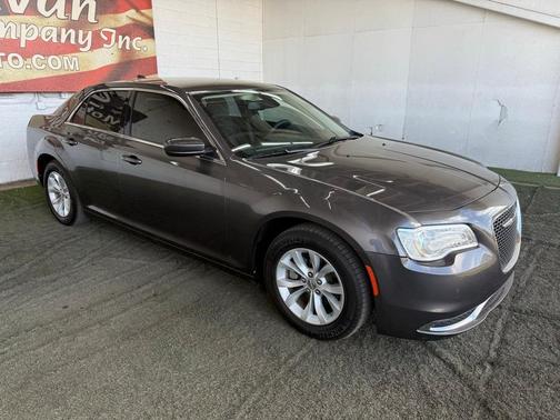 2022 Chrysler 300 Touring