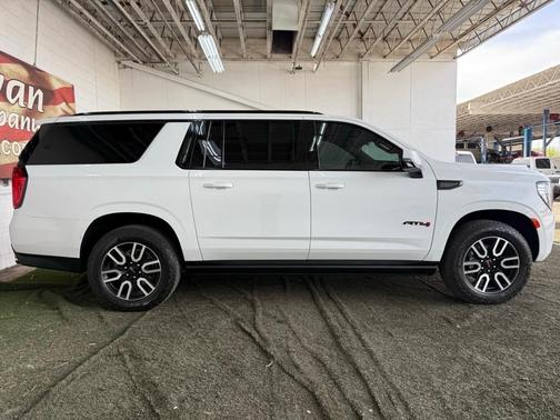 2023 GMC Yukon XL AT4