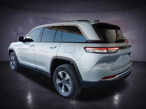 Silver Zynith 2022 Jeep Grand Cherokee 4xe Base