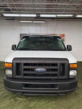2011 Ford E350 Super Duty XL