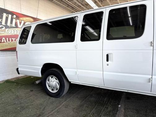 2011 Ford E350 Super Duty XL