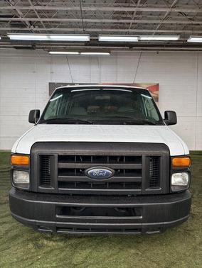 2011 Ford E350 Super Duty XL