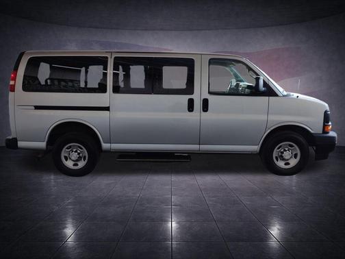 Silver Ice 2017 Chevrolet Express 2500 LS