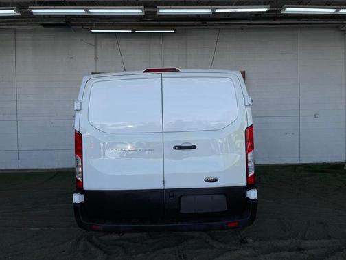 2022 Ford Transit-250 Base