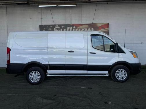 2022 Ford Transit-250 Base