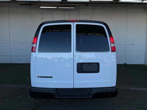 2023 Chevrolet Express 3500 LS