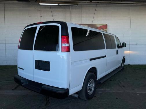 2023 Chevrolet Express 3500 LS