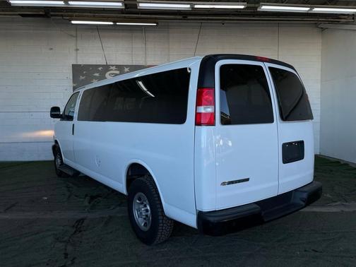 2023 Chevrolet Express 3500 LS