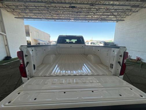 Summit White 2022 Chevrolet Silverado 2500 LT