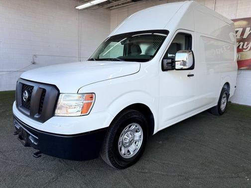 2017 Nissan NV Cargo NV3500 HD SV V8