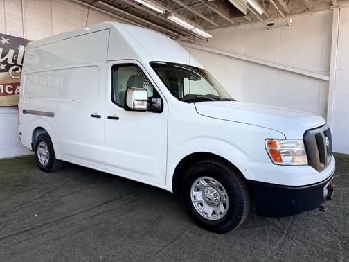 2017 Nissan NV Cargo NV3500 HD SV V8