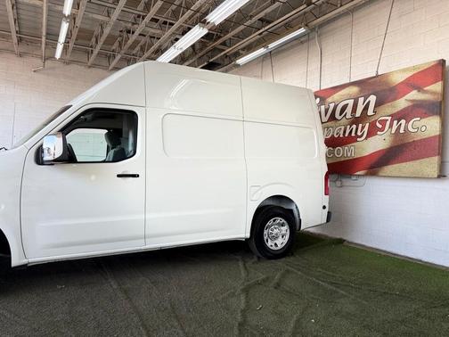 2017 Nissan NV Cargo NV3500 HD SV V8
