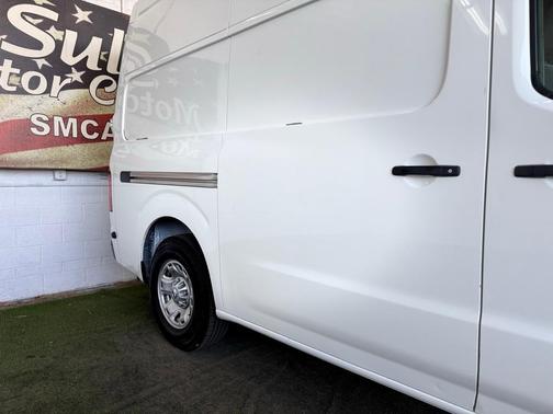 2017 Nissan NV Cargo NV3500 HD SV V8