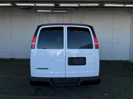 2017 Chevrolet Express 3500 LS