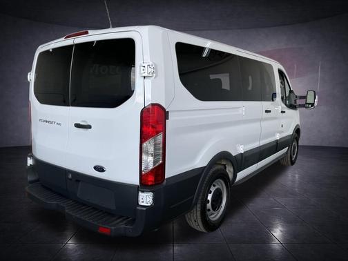 2017 Ford Transit-150 XL