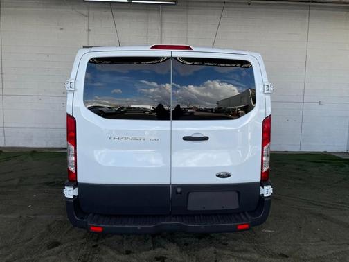 2017 Ford Transit-150 XL