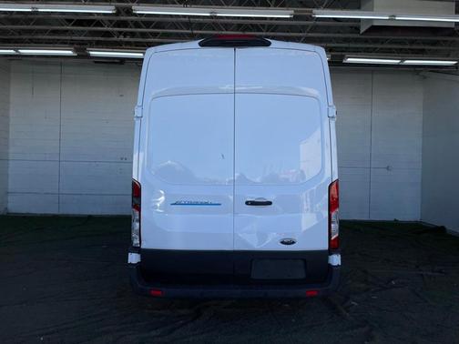 2022 Ford E-Transit Base