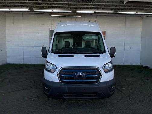 2022 Ford E-Transit Base