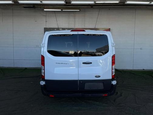 2017 Ford Transit-150 XL