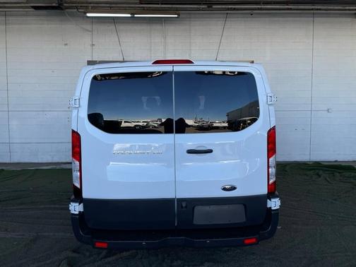 2017 Ford Transit-150 XL