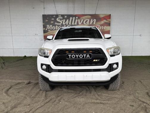 2017 Toyota Tacoma TRD Sport