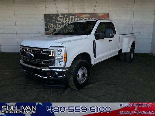 Oxford White 2023 Ford F-350 XLT