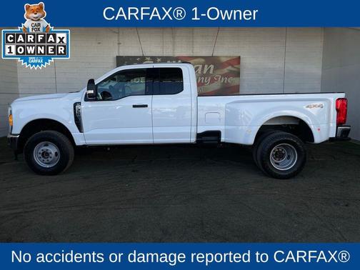 Oxford White 2023 Ford F-350 XLT