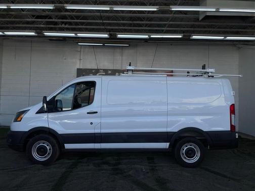 2022 Ford Transit-250 Base