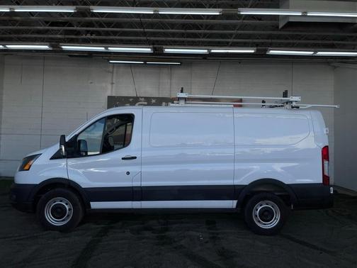 2022 Ford Transit-250 Base
