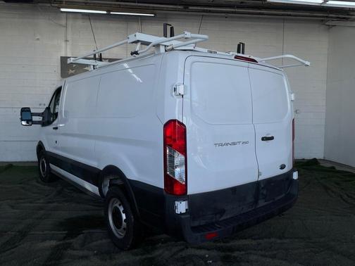 2022 Ford Transit-250 Base