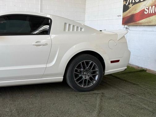 2007 Ford Mustang GT Deluxe