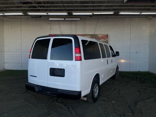 2017 Chevrolet Express 2500 LS