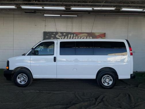 2017 Chevrolet Express 2500 LS