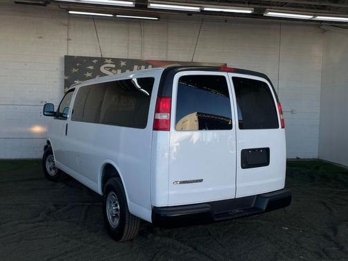 2017 Chevrolet Express 2500 LS