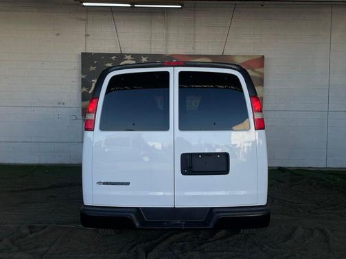 2017 Chevrolet Express 2500 LS