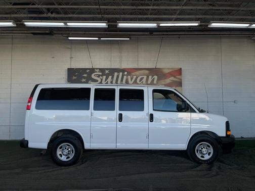 2017 Chevrolet Express 2500 LS