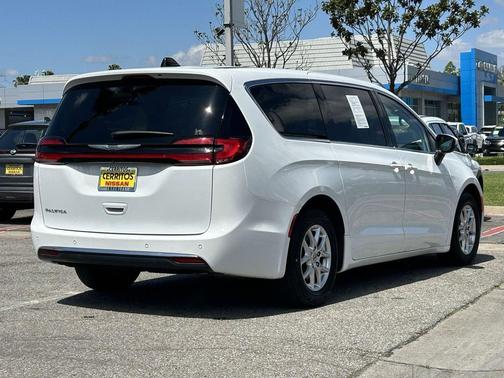 Bright White 2023 Chrysler Pacifica Touring L