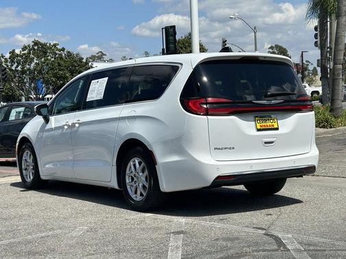 Bright White 2023 Chrysler Pacifica Touring L