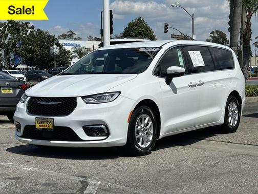 Bright White 2023 Chrysler Pacifica Touring L