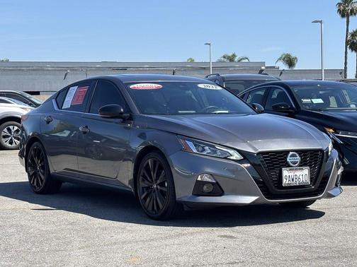Gun Metallic 2022 Nissan Altima SR FWD