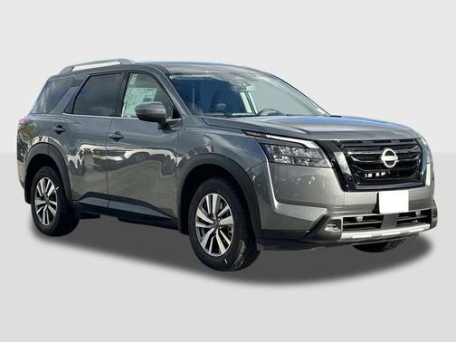 2025 Nissan Pathfinder SL FWD