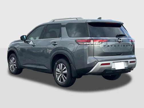 2025 Nissan Pathfinder SL FWD